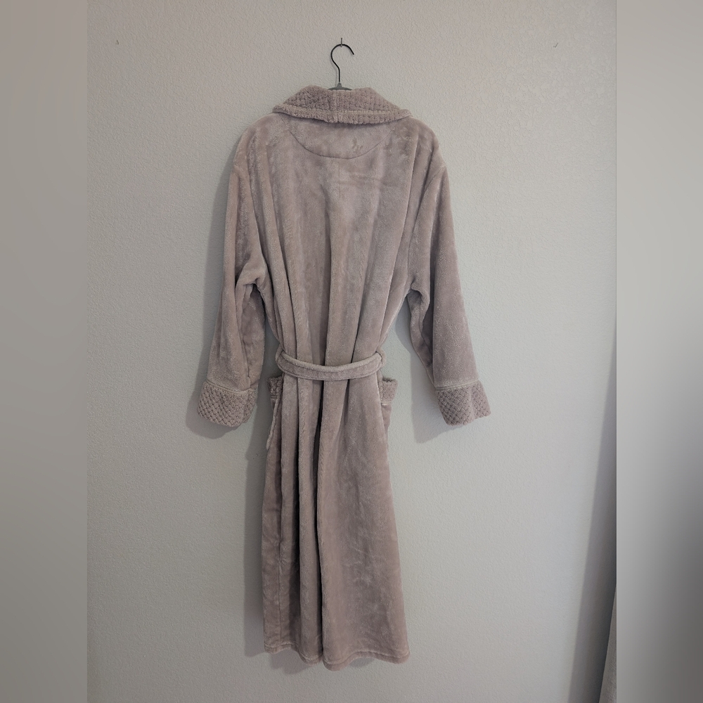 Richie House Oversized Plush Robe - Picture 2 of 6